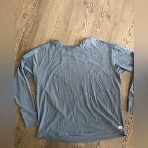 Vuori long sleeve feather tee size Large